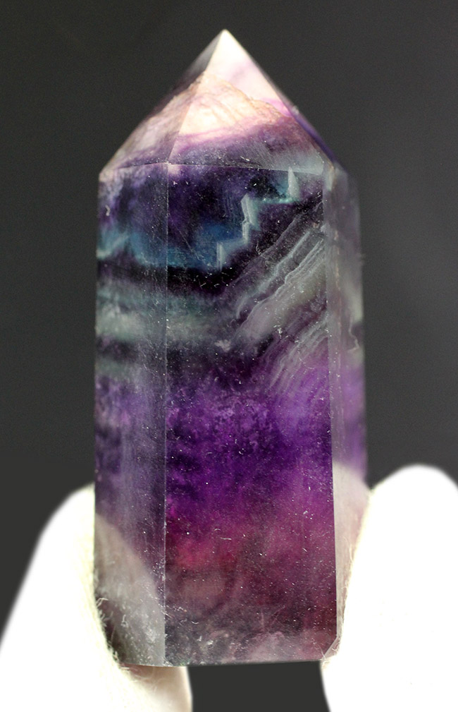 渋いパープルが妖艶な雰囲気を醸し出す、人気の鉱物、マルチバンドフローライト（Fluorite）（その1）