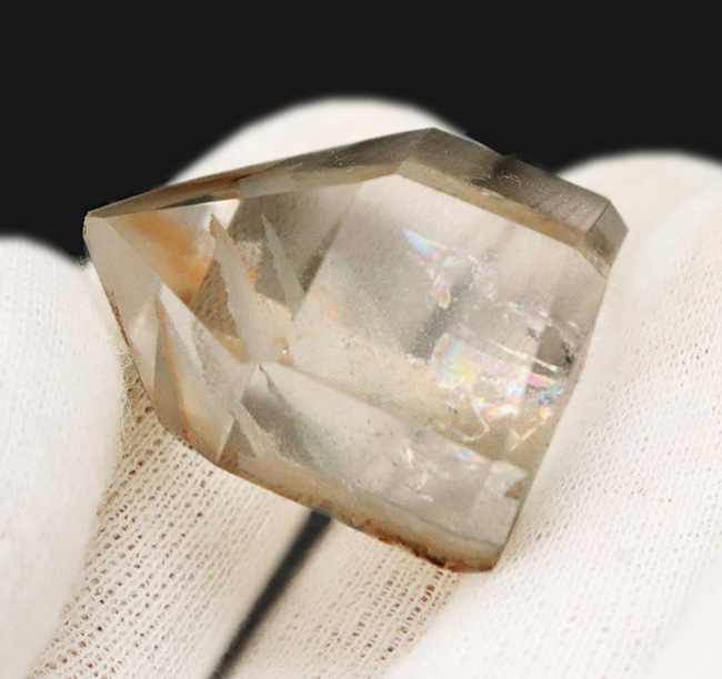 内部に「庭園」を内包したかのような、面白くて美しい水晶、ガーデンクォーツ(Garden Quartz)(その2)