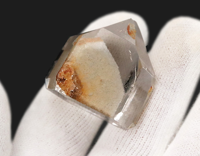 内部に「庭園」を内包したかのような、面白くて美しい水晶、ガーデン