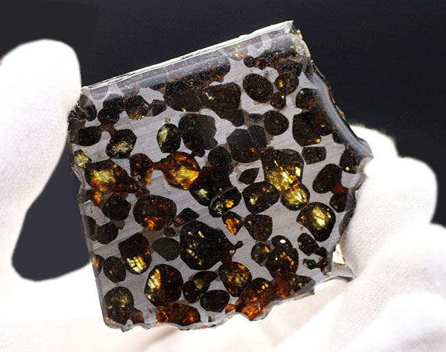 人気！最も美しい隕石と評されるパラサイト隕石（本体防錆処理済み）。黄金色に輝くかんらん石にご注目（その4）