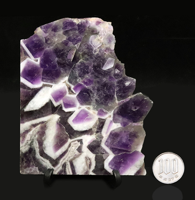 紫陽花の花のような模様が見られる水晶、ザンビア産のシェブロンアメシスト（Chevron Amethyst）（その11）