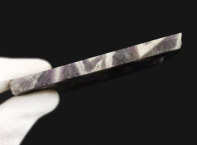 紫陽花の花のような模様が見られる水晶、ザンビア産のシェブロンアメシスト（Chevron Amethyst）（その9）