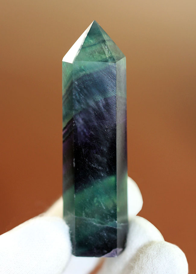 緑と青、紫の多層色が鮮やかな、レインボーフローライト（fluorite