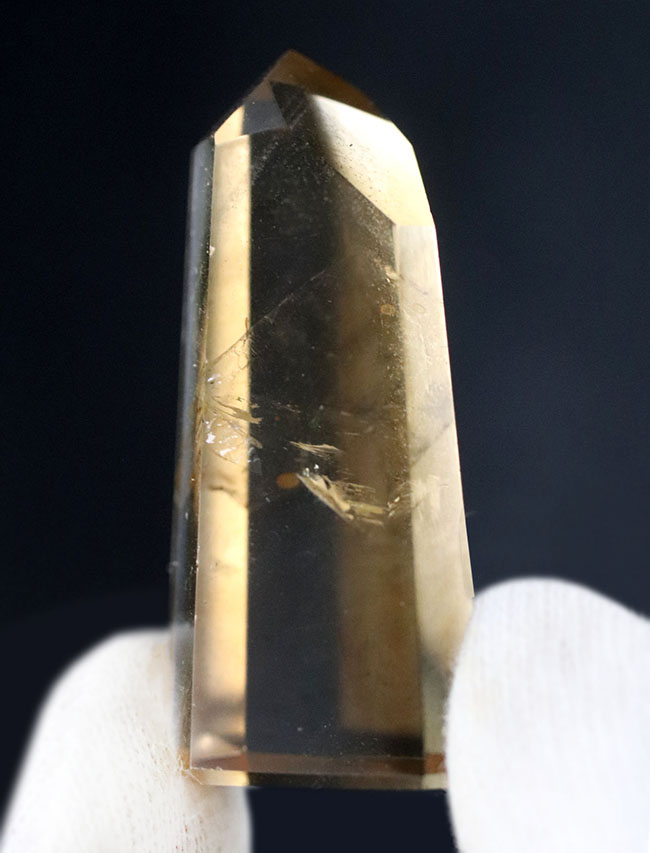 透明度高し!薄黄色を呈するブラジル産の天然シトリン(黄水晶)(その1)