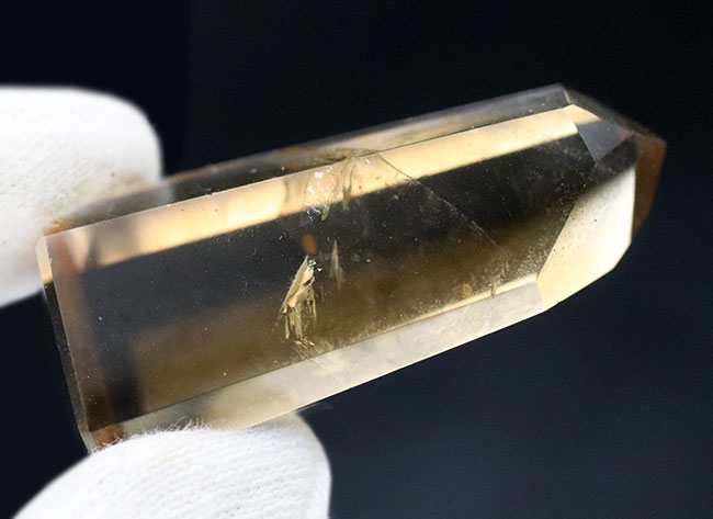 透明度高し!薄黄色を呈するブラジル産の天然シトリン(黄水晶)(その4)