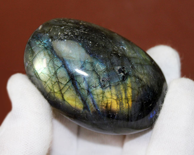 人気鉱物、ラブラドライト（Labradorite）のカボション。（その2）