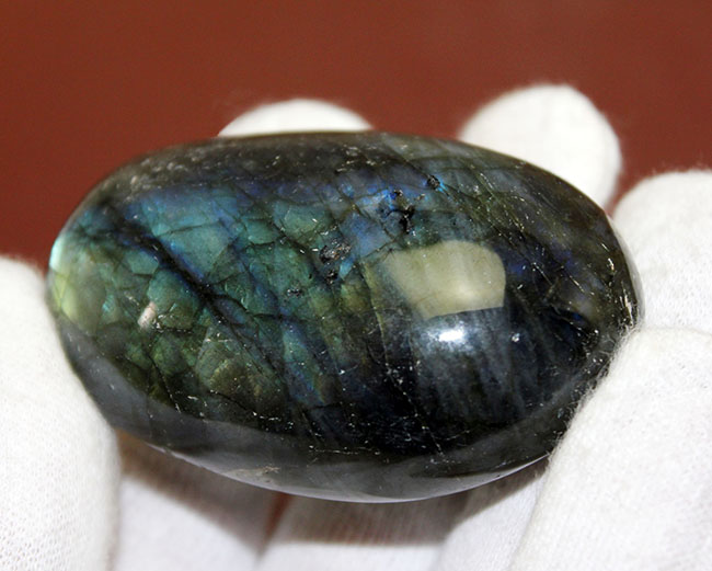 人気鉱物、ラブラドライト（Labradorite）のカボション。（その4）