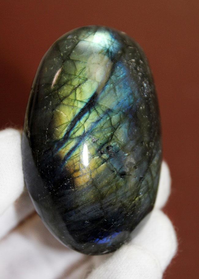 人気鉱物、ラブラドライト(Labradorite)のカボション。(その6)