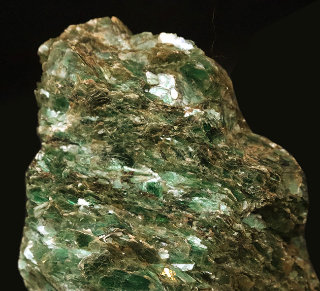 高品位＆ビッグ！クロムが生む深緑の輝き……ブラジル・Anagé産 フクサイト（クロム雲母）原石（その1）