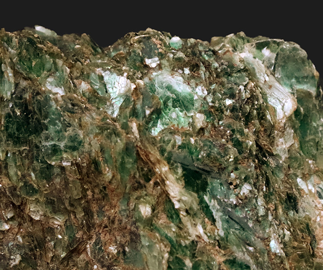 高品位＆ビッグ！クロムが生む深緑の輝き……ブラジル・Anagé産 フクサイト（クロム雲母）原石（その5）