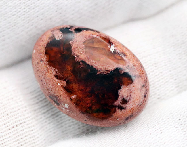 透明感あふれる卵のような味わいを持つ美しきメキシコ産のオパール(opal)(その4)