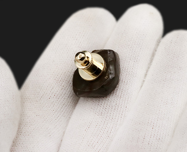 カナダの大自然が生み出した宝石、アンモライト（Ammolite）を用いたピンブローチ（その4）