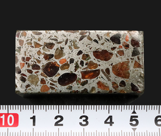 人気のキューブ型標本！世界で最も美しい隕石！ケニア産パラサイト