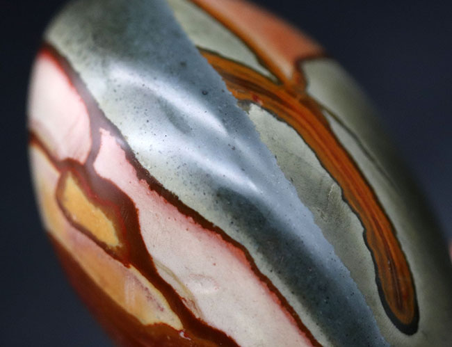 ラージサイズ、目玉のような模様で人気のポリクロームジャスパー(Polychrome jasper)。赤と緑の配色が面白い(その5)
