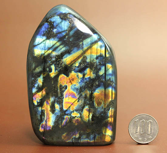 素晴らしい発色と大きさ！過去最高水準の鉱物ラブラドライト(Labradorite)（その17）
