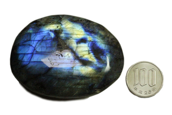 ラブラドライト(Labradorite)ならではの深い青をお楽しみ下さい。（その13）