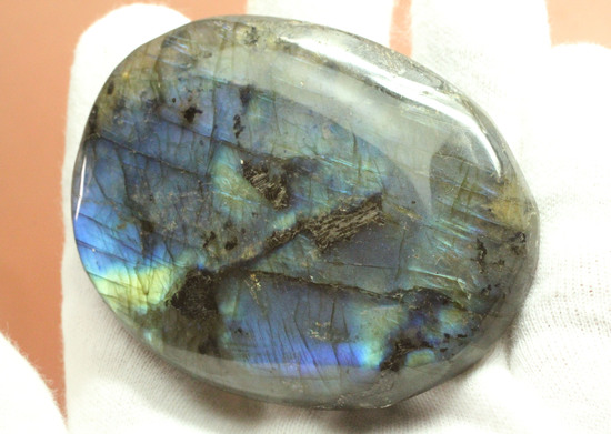 ラブラドライト(Labradorite)ならではの深い青をお楽しみ下さい。(その6)