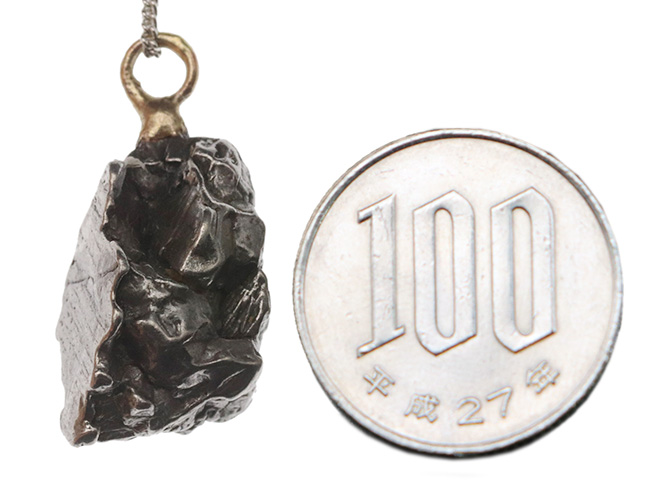 伝説的な鉄隕石、カンポ・デル・シエロ（Campo del Cielo）を使ったペンダントトップ（シルバーチェーン、高級ジュエリーケース付き）（その5）