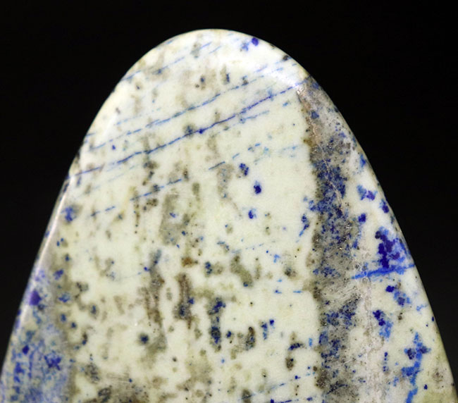 古来より珍重されてきた青を呈する、希少鉱物ラピスラズリ（Lapis lazuli）。珍しい板状標本（その5）