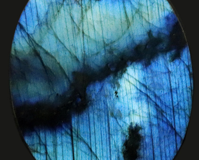 神秘的なブルーを呈する、魅惑の鉱物、マダガスカル産のラブラドライト(Labradorite)を使ったペンダントトップ(シルバーチェーン、高級ジュエリーケース付き))(その2)