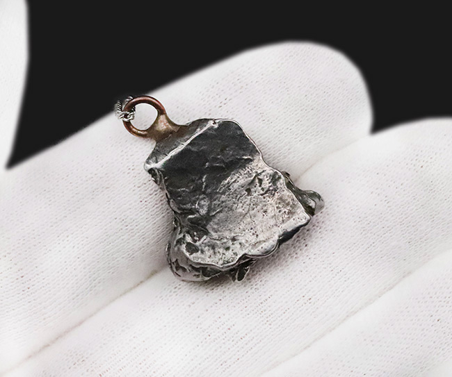 数千年前にアルゼンチンに落下した偶然の産物……鉄隕石カンポ・デル・シエロのペンダントトップ（シルバーチェーン＆高級ジュエリーケース付き）（その4）