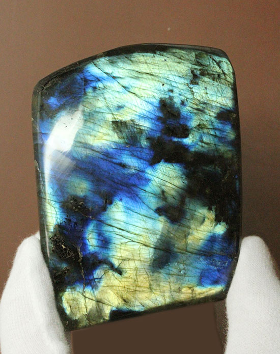 青と緑が共存する鉱物ラブラドライト(Labradorite)（その10）