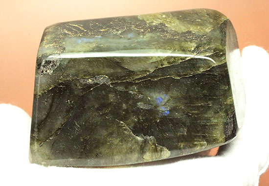 青と緑が共存する鉱物ラブラドライト(Labradorite)（その8）