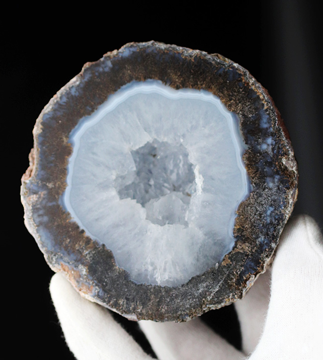 石の上にも三年ではなく数十万年！？氷のような水晶＆メノウが面白い