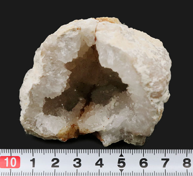 地下深くで形成された典型的なジオード(Geode)標本。開閉可能な蓋付きの魅惑的な天然岩石(その6)