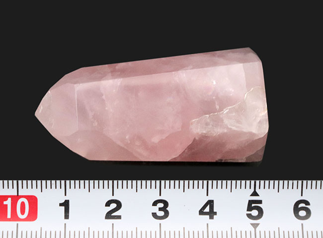 優美な淡いピンクの美、石英結晶の多彩な表情の一つ、 ローズクォーツ（Rose Quartz）（その5）