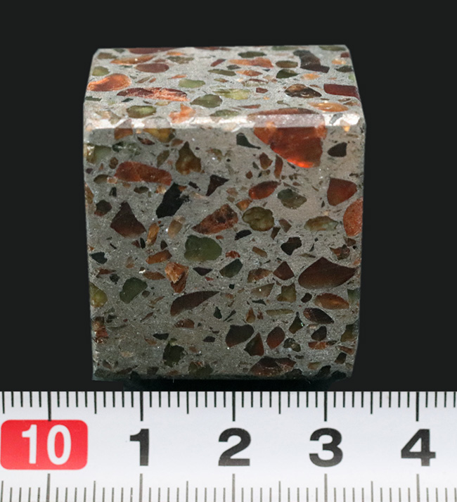 人気のキューブ型のケニア産パラサイト隕石。フレッシュな状態を維持した上質品（その6）