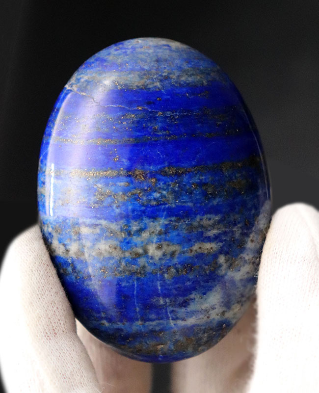 世界的産地アフガニスタンにて採集された、群青色を呈する天然ラピスラズリ（Lapis lazuli）のカボション（磨き石）（その1）