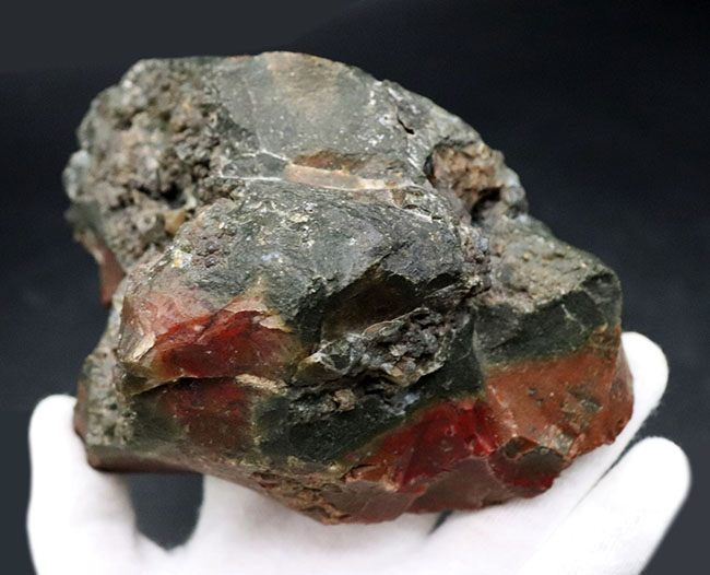 ビッグ!赤、橙、グレイッシュブルー、緑など様々な色を呈するハンガリー産の大型メノウ(Agate)(その10)
