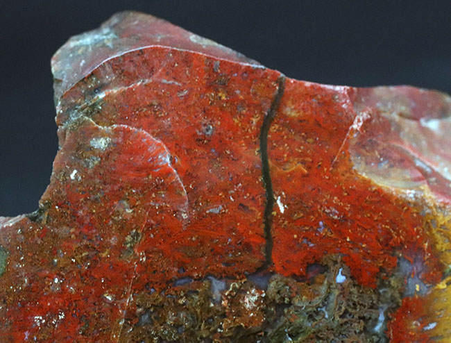 ビッグ!赤、橙、グレイッシュブルー、緑など様々な色を呈するハンガリー産の大型メノウ(Agate)(その4)