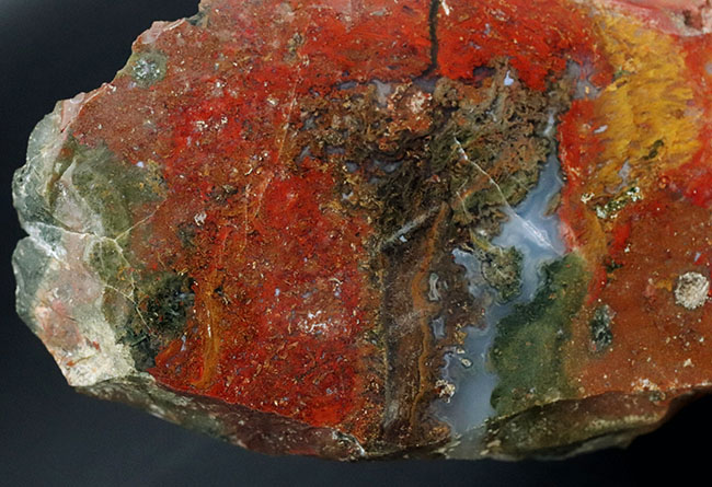 ビッグ!赤、橙、グレイッシュブルー、緑など様々な色を呈するハンガリー産の大型メノウ(Agate)(その5)