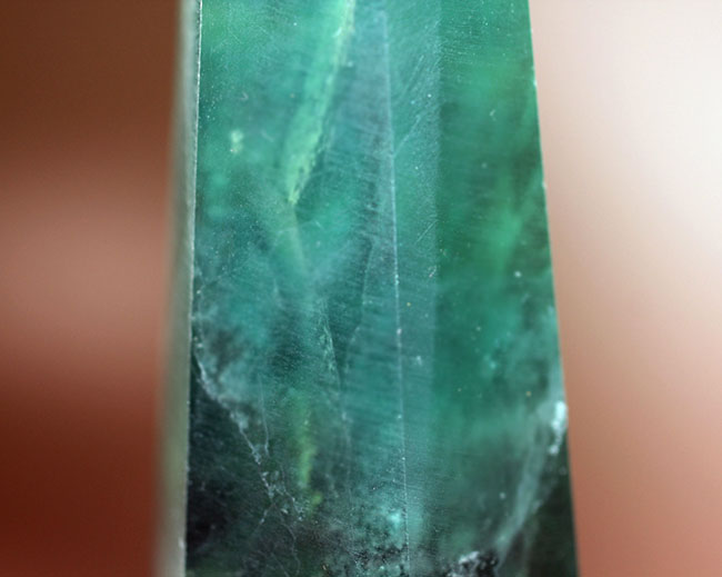 自然の鉱物でありながら”蛍光性”を持つフローライト（fluorite）。フローレッセンスを楽しもう！（その5）