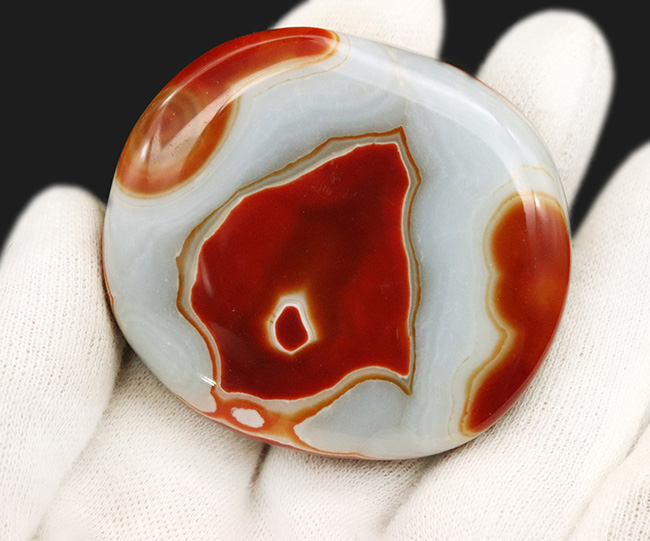 まるでジキルとハイド!表と裏で異なる顔を見せる、マダガスカル産の鮮やかな天然メノウ(Agate)(その3)