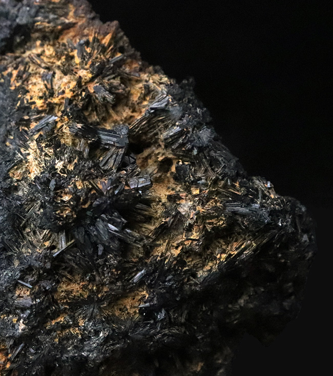 鉱物界の「最強の鉄人」金属界の最高の融点3422度を誇る……山口県産タングステン（Tungsten）鉱石（その1）