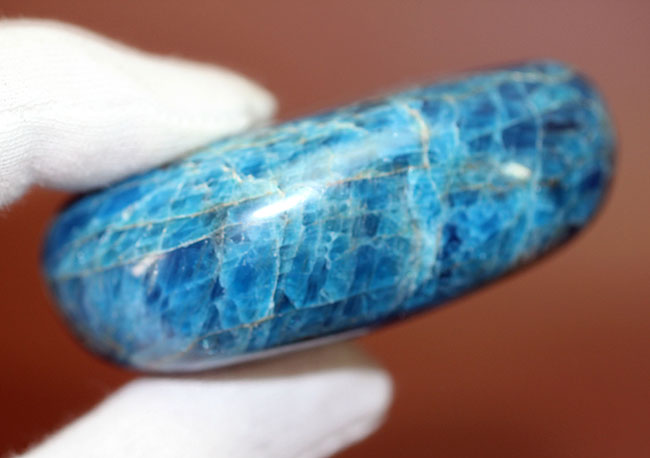 鮮やかな結晶！「裏切りの石」ことブルーアパタイト（Blue apatite）のカボション（その10）
