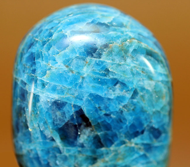 鮮やかな結晶!「裏切りの石」ことブルーアパタイト(Blue apatite)のカボション(その11)