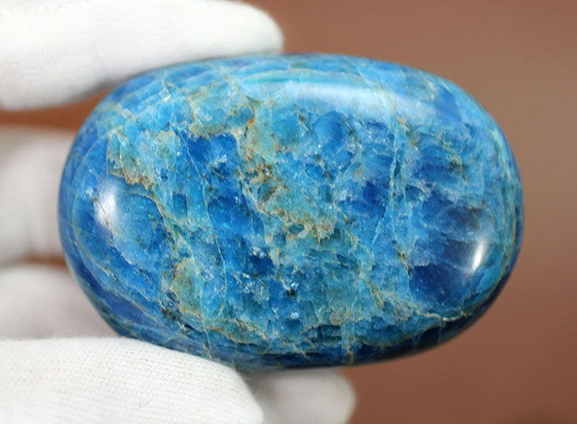 鮮やかな結晶!「裏切りの石」ことブルーアパタイト(Blue apatite)のカボション(その5)