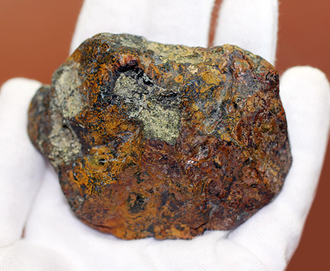 ストロマトライトの縞状模様が多数散見される、ハンガリー産のメノウ(Agate)(その8)