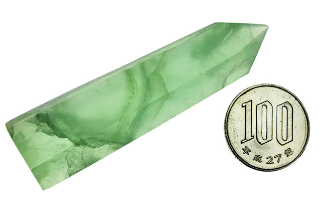 他とは一線を画すユニークな色の出方。ユニークな鉱物フローライト(fluorite)の高品位標本(その10)