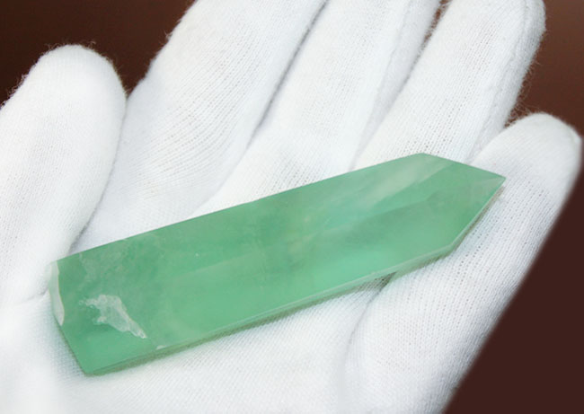 他とは一線を画すユニークな色の出方。ユニークな鉱物フローライト(fluorite)の高品位標本(その6)