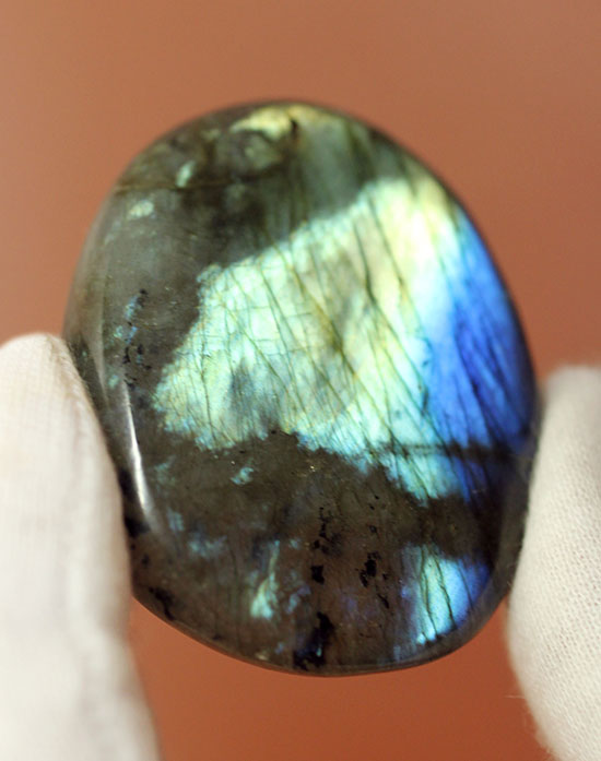 ブルー×ライムグリーンの配色が爽やかな、鉱物ラブラドライト(Labradorite)（その2）
