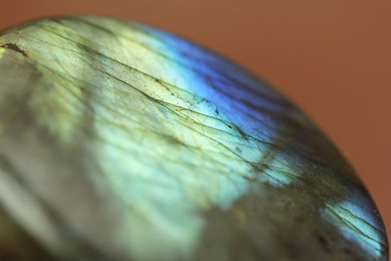 ブルー×ライムグリーンの配色が爽やかな、鉱物ラブラドライト(Labradorite)（その8）