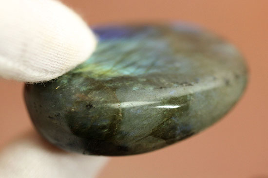 ブルー×ライムグリーンの配色が爽やかな、鉱物ラブラドライト(Labradorite)（その9）