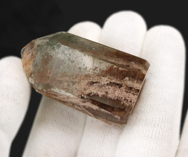 小さなお庭を内包した不思議な水晶、ガーデンクォーツ（Garden Quartz