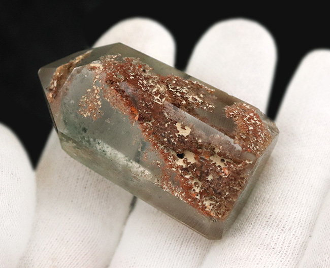 小さなお庭を内包した不思議な水晶、ガーデンクォーツ（Garden Quartz