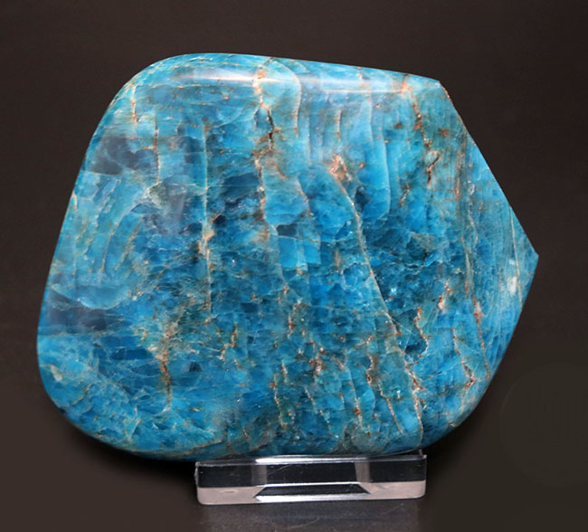 南国のビーチを思わせる鮮やかなブルー!燐灰石(りんかいせき)こと、ブルーアパタイト(Blue apatite)の天然石(その1)
